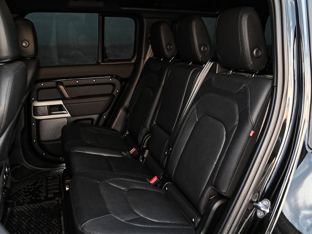 2024 Land Rover Defender X-Dynamic SE-3