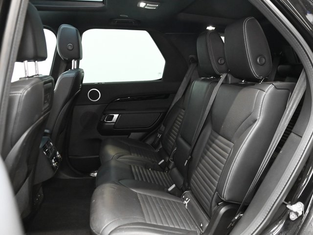 2023 Land Rover Discovery S-3