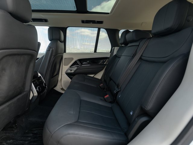 Land Rover Range Rover SE 2023-3