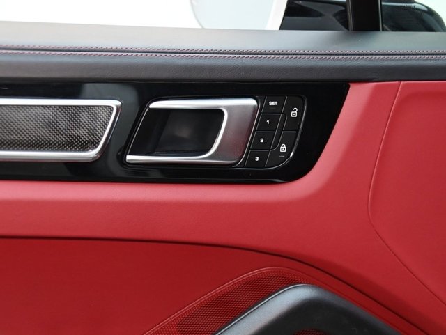 2023 Porsche Cayenne GTS-7