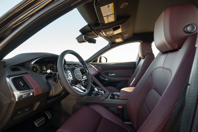 Jaguar E-PACE R-DYNAMIC SE 2024-2