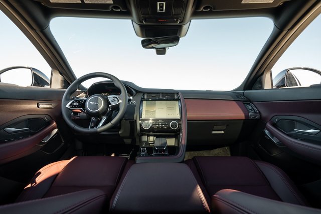 Jaguar E-PACE R-DYNAMIC SE 2024-3