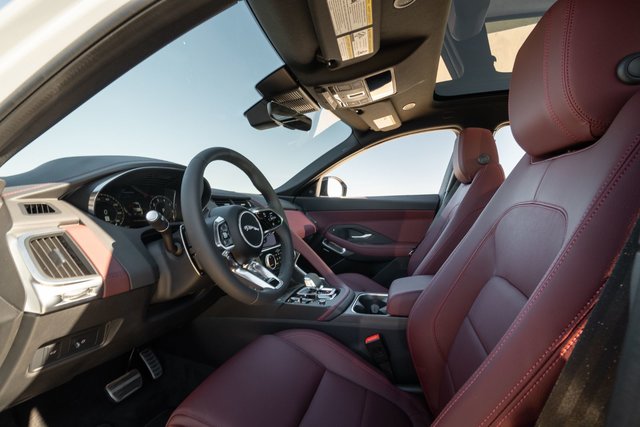 Jaguar E-PACE R-DYNAMIC SE 2024-2