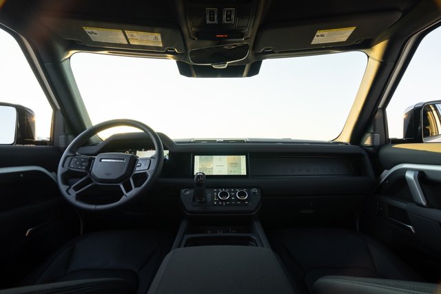 2023 Land Rover Defender X-Dynamic SE-3