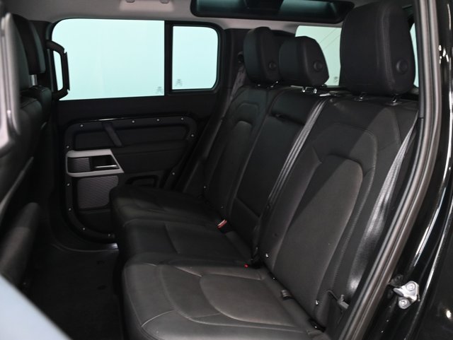 2023 Land Rover Defender SE-3