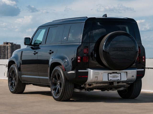 2023 Land Rover Defender SE-1