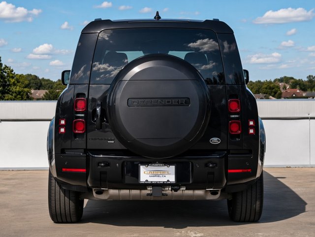 2023 Land Rover Defender X-Dynamic SE-6