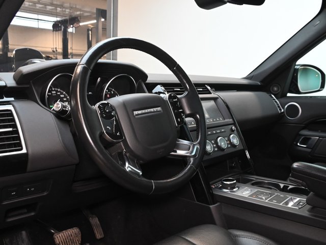 2020 Land Rover Discovery SE-2