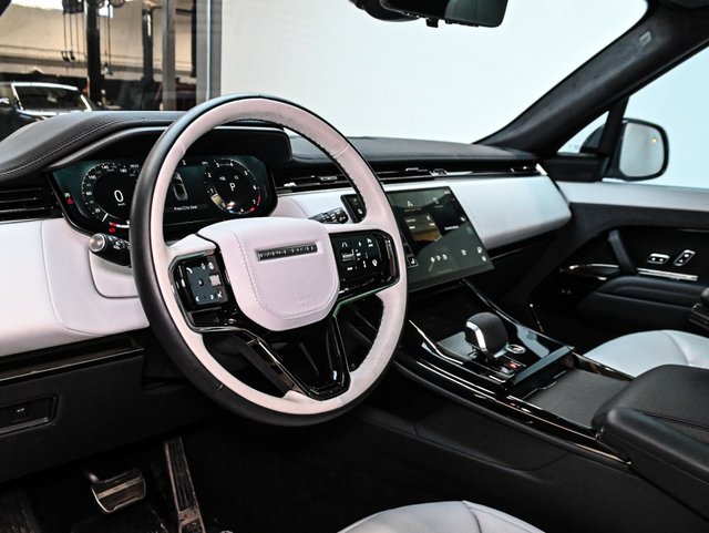 2025 Land Rover Range Rover Sport Dynamic HSE-2