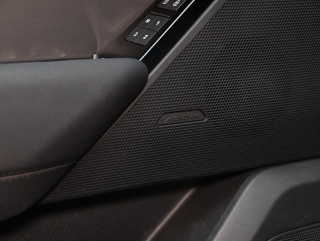 Land Rover Range Rover Velar Dynamic SE 2025-7