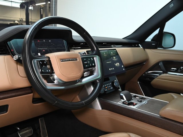 2023 Land Rover Range Rover SE-2