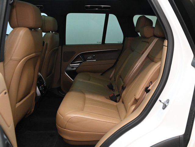 2023 Land Rover Range Rover SE-3