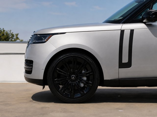 2023 Land Rover Range Rover SE-7