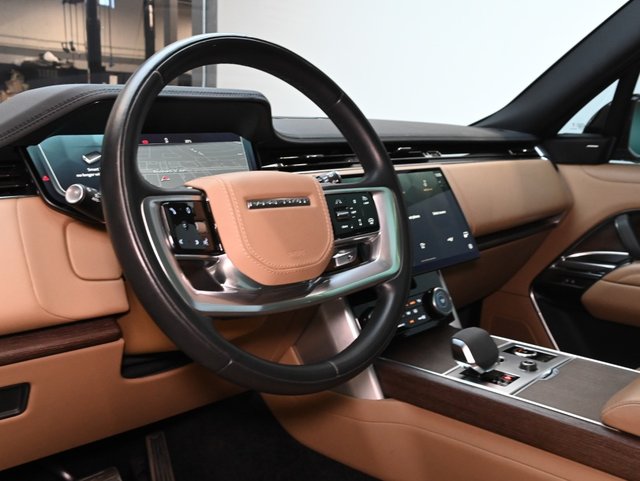 2023 Land Rover Range Rover SE-2