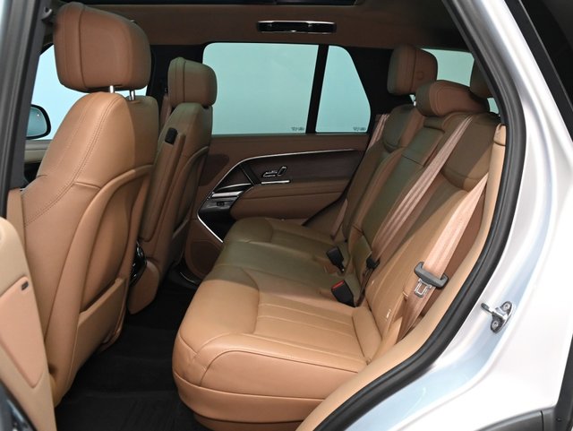 2023 Land Rover Range Rover SE-3