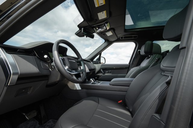 2023 Land Rover Range Rover SV-2