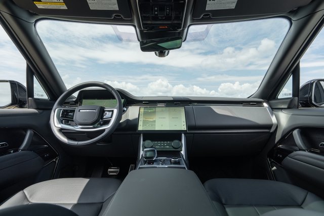 2023 Land Rover Range Rover SV-3