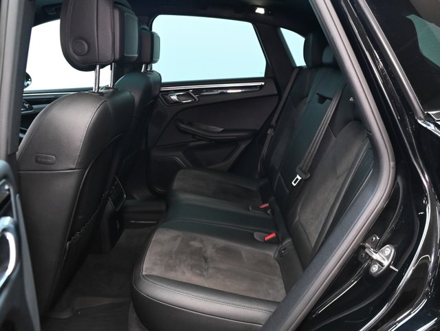 2020 Porsche Macan S-3
