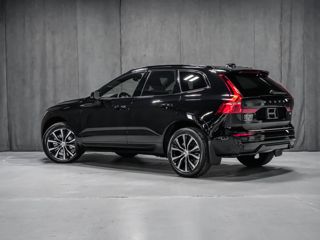 2025 Volvo XC60 Plus Dark Theme-2