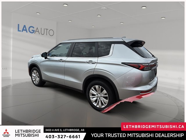 2025 Mitsubishi Outlander SE-3