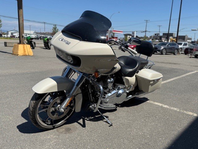 HARLEY DAVIDSON ROAD GLIDE  2022-2