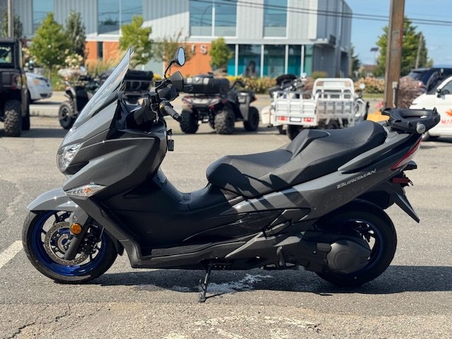 Suzuki Burgman 400 2,581 KM SEULEMENT 2025-3
