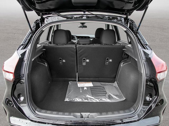 2025 Nissan Kicks Play SV-6