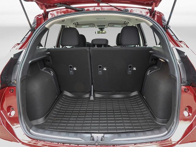 2025 Nissan Kicks Play S-6