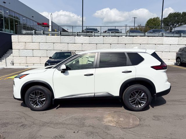 2024 Nissan Rogue S-4
