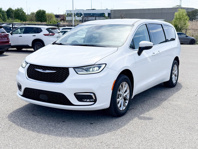 2023 Chrysler Pacifica Touring-L-2