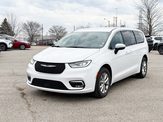 2023 Chrysler Pacifica Touring-L-2