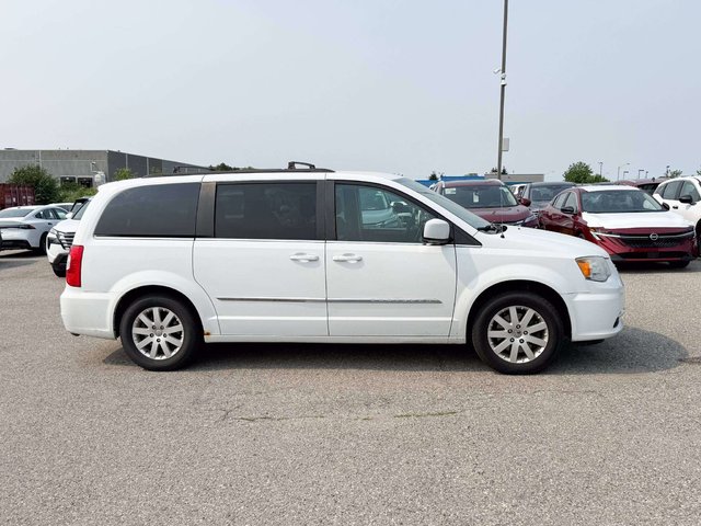 2014 Chrysler Town & Country Touring-7