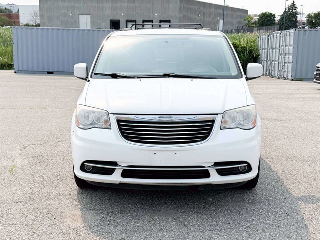 2014 Chrysler Town & Country Touring-1
