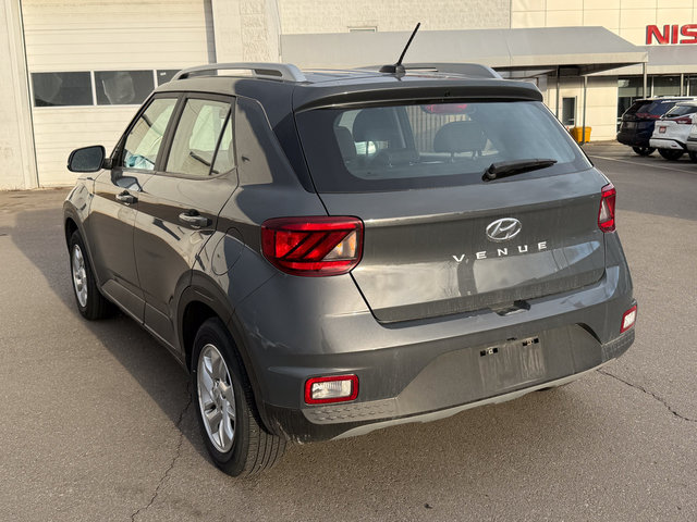 2024 Hyundai Venue Preferred-4