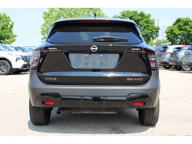 2025 Nissan Kicks SR-5
