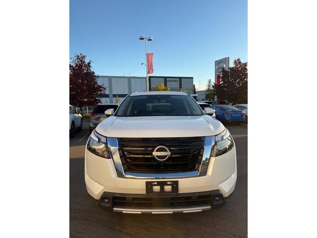 2025 Nissan Pathfinder Platinum-3