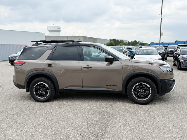 2025 Nissan Pathfinder-7