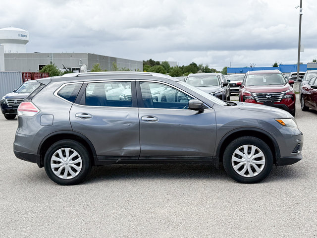 2015 Nissan Rogue S-7