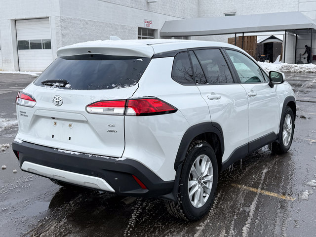 2023 Toyota Corolla Cross LE-6