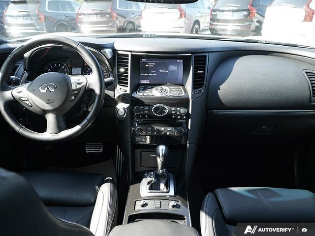 2017 Infiniti QX70 S MODEL // SUPER CLEAN CAR-7