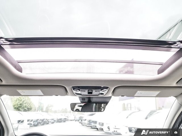 2025 Kia Sportage Plug-In Hybrid SX // NO ACCIDENTS-6