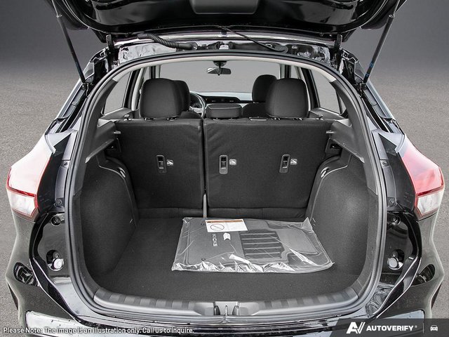 2025 Nissan Kicks Play SV-6