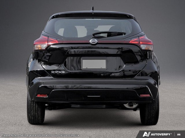 2025 Nissan Kicks Play S-4