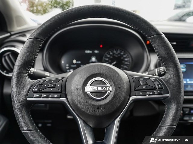 2025 Nissan Kicks Play SV // NO ACCIDENTS-6