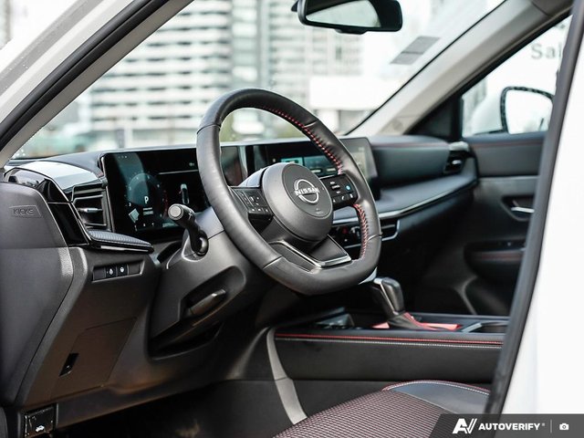 2025 Nissan Kicks SR AWD // SHOP AND COMPARE!-5