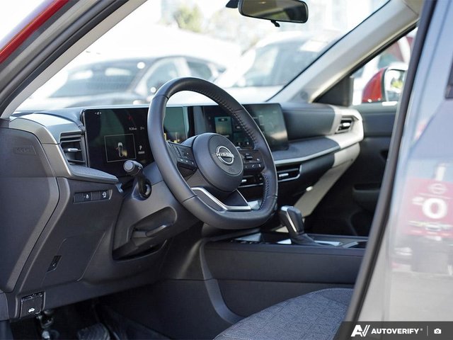 2025 Nissan Kicks SV CVT // CERTIFIED-5