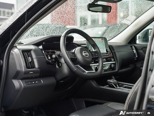 2024 Nissan Pathfinder SL-5