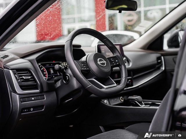 2023 Nissan Rogue SV AWD // MOONROOF-5
