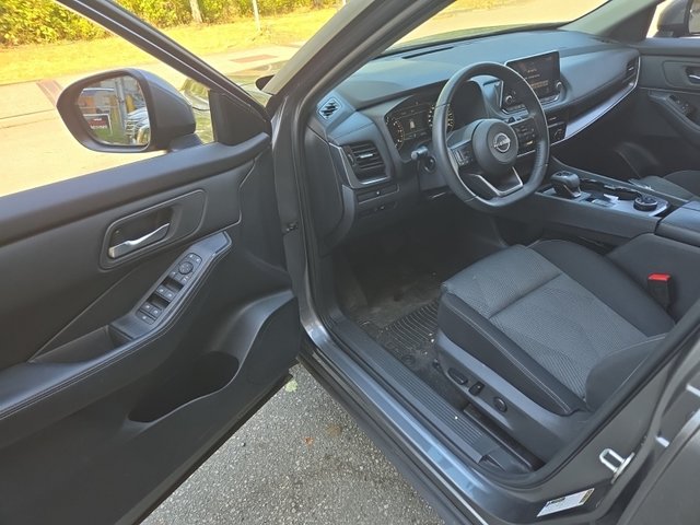 2024 Nissan Rogue SV Moonroof-4
