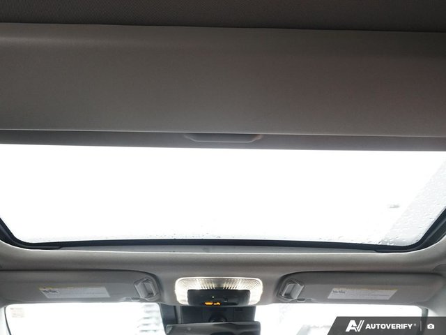 2024 Toyota Prius Prime XSE // NO ACCIDENTS-6